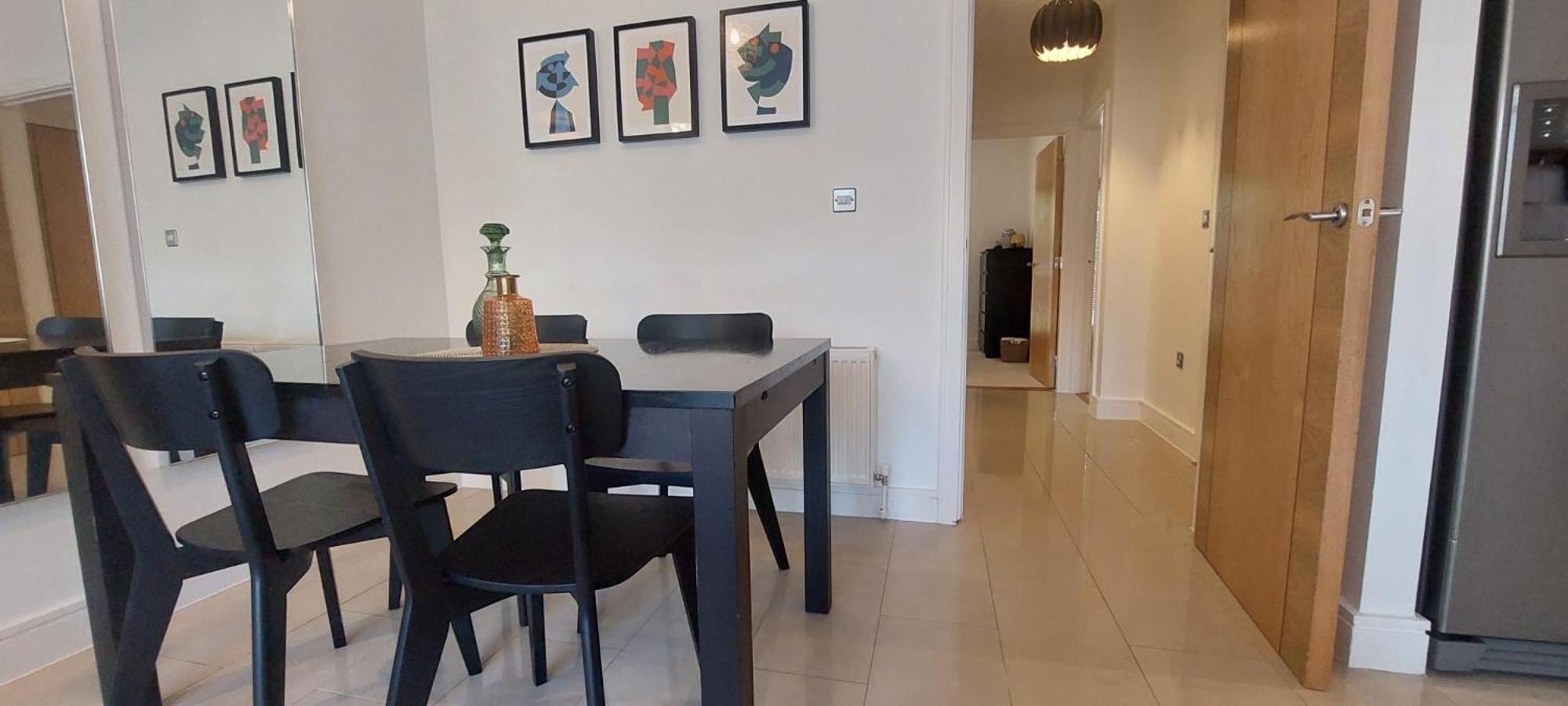 Apartamento Elegantly Refurbed 2bd In Shankill - 3km From Bray *