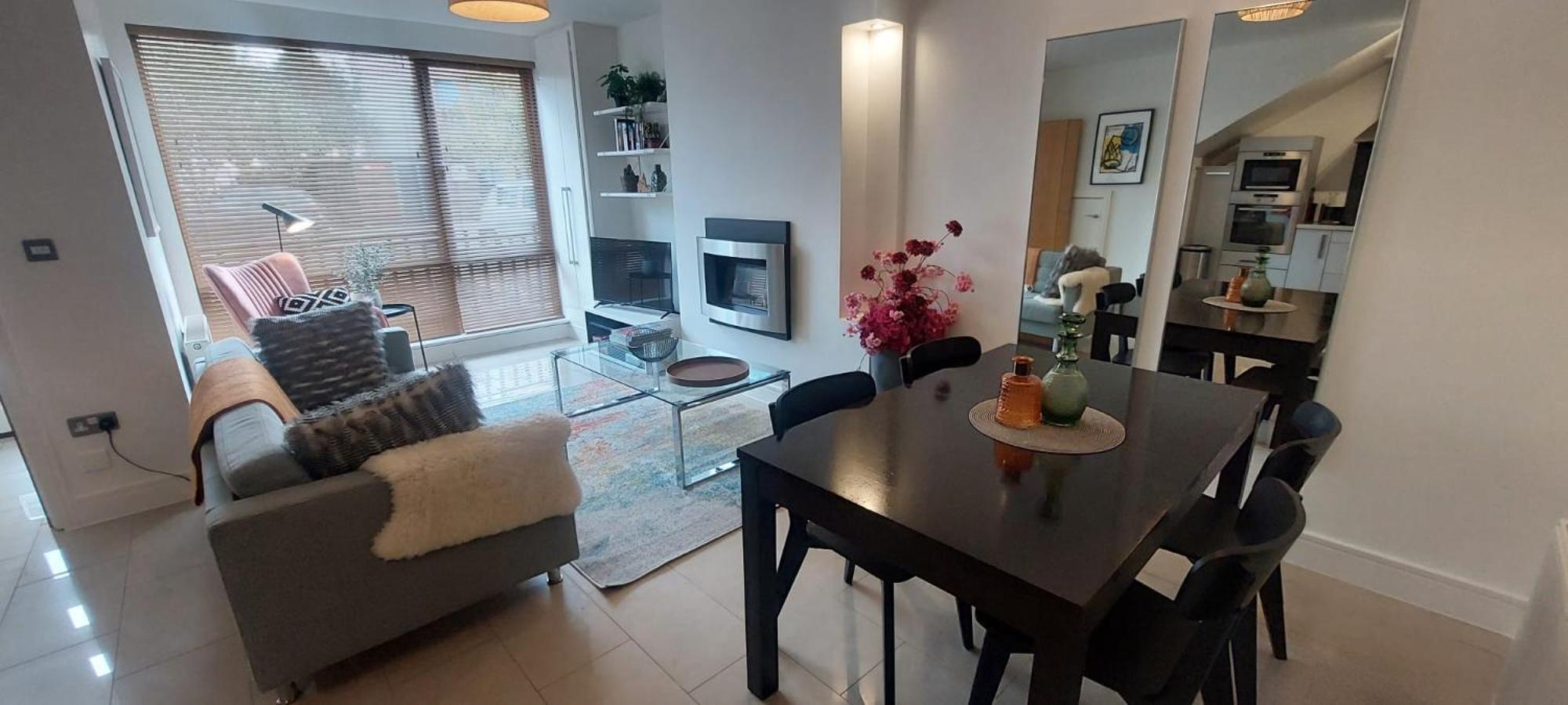 Elegantly Refurbed 2bd In Shankill - 3km From Bray Apartamento